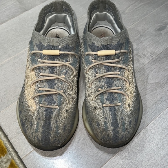 Yeezy Shoes Boys Yeezy Boost Sneakers Size 2 Youth Slip In No Tie